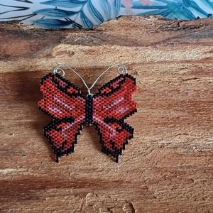Brosa margele fluture, Bijuterii, Brosa, insigne, Insigne, Confectionarea bijuteriilor, Brosa este realizata din margelute miyuki delica si este accesorizata cu agatatoare din otel inoxid..., ARTYNOS
