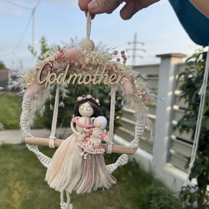Ornament Cu Papusa Macrame Cadou Prima Aniversare Botez Nasa sau Mama, Casa & Stil de viata, Accesorii pentru decorat casa, Decoratiuni de pereti, decoratiuni suspendate, Decoratiuni perete, macramé, Impletitura, Papusi si fabricare de marionete, ARTYNOS