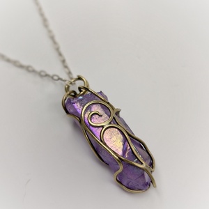 Pandantiv din Alama cu Angel Aura Quartz 'Mist', Bijuterii, Coliere, Coliere cu pandantive, Prelucrarea metalelor, ARTYNOS