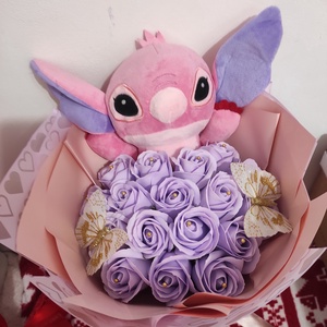 Buchet cu trandafiri de sapun parfumati si Stitch , Casa & Stil de viata, Accesorii pentru decorat casa, Suport de flori, Buchete de flori, Altele, Aranjament de flori, ARTYNOS
