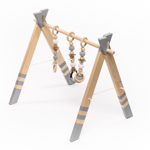  Baby gym - gri - Centru de activitate din lemn pentru bebeluși , Jucării și echipamente pentru copii, Jocuri de mișcare, Croșetat, Obiecte pictate, ARTYNOS