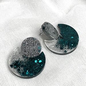 Cercei handmade din rasina epoxidica - Artynos.ro