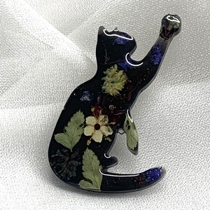 Brose handmade unicat - din rasina 00588, Bijuterii, Brosa, insigne, Insigne, Confectionarea bijuteriilor, Brose hnadmade unicat -din rasina si diverse flori naturale .Brosele au sistem de prindere din meta..., ARTYNOS
