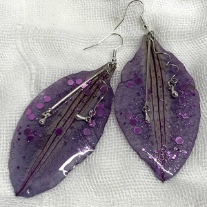cercei handmade unicat din rasina si flori naturale 00125 - Artynos.ro