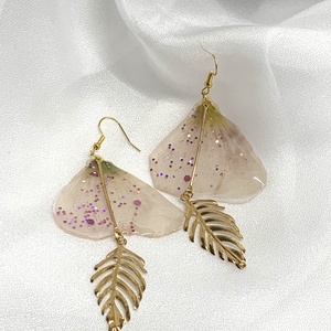 cercei handmade unicat din rasina si flori naturale 00603 - Artynos.ro