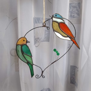 MADARKÁK TIFFANY Suncatcher / fereastra decor pentru iubitorii de natura, Casa & Stil de viata, Accesorii pentru decorat casa, Decoratiuni de geam si decoratiuni de usa , Decor ferestre si autocolant pentru geam, Arta de sticla, ARTYNOS