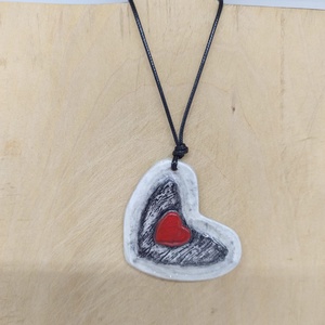 Pandantiv handmade in forma de inima, Inimă Contrastantă, Bijuterii, Coliere, Coliere cu pandantive, Ceramică, Pictură, ARTYNOS