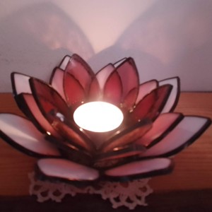 Suport pentru lumanare Tiffany in forma de floare de LOTUS, cadou spiritual., Casa & Stil de viata, Lumanari, parfumuri, arome, Suport lumanari, Arta de sticla, ARTYNOS