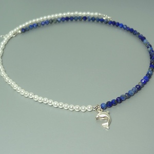 Colier din lapis lazuli, perle tip Mallorca si pandantiv delfin.  - Artynos.ro