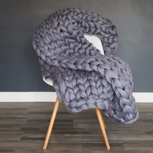 Pătură tricotată manual din fir gigant, lână naturală de merinos, 100x160 cm, Casă & Stil de viață, Textile de casă, Pături, Împletitură, ARTYNOS