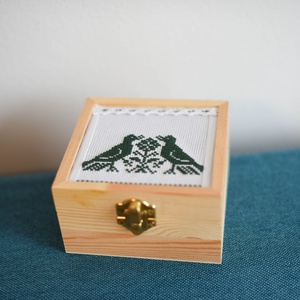 Cutie cu broderie, Casă & Stil de viață, Materiale de depozitare și sortare, Cutie depozitare, Broderie, ARTYNOS
