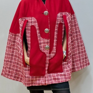 Two kinds of red, Imbracaminte si moda, Haine dama, Paltoane dama, Cusatura, Tesatura, Am realizat capa din îmbinarea a două materialități care se completează una pe cealalta. Partea din..., ARTYNOS