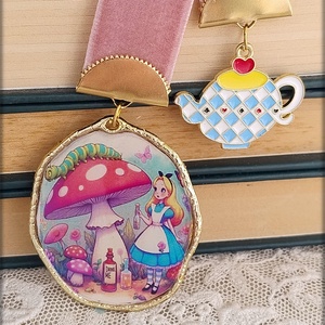 Semn de carte Alice in Tara Minunilor - Artynos.ro