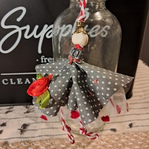 Martisor papusica unicat, Bijuterii, Mărțișor, Cusătură, Înnoda, ARTYNOS