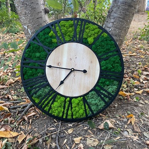 Ceas de metal decorat cu licheni verzi - Artynos.ro