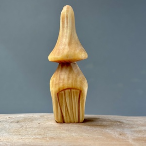 Ciupercuță căsuță sculptată manual din lemn de tei  decor rustic și natur, Arte vizuale și accesorii , Sculptură, Statuie lemn, Prelucrarea lemnului, Sculptură, ARTYNOS