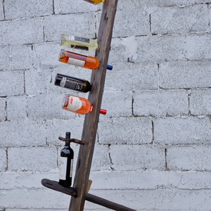 Suport de vinuri rustic /  Lemn vechi restaurat /  Design unic / Raft pentru vin, Casă & Stil de viață, Accesorii pentru echipamente de bucătărie, Accesorii de servire, Raft pentru vin, Sculptură, ARTYNOS