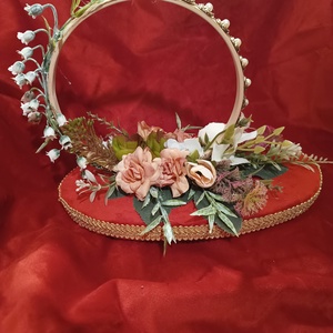 Aranjament floral cerc, Casă & Stil de viață, Accesorii pentru decorat casa, Decorațiuni de masă și decorațiuni pentru rafturi , Florării și grădini de sticle, Aranjament de flori, ARTYNOS