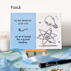 Placheta cadru didactic FIZICA personalizata cu mesaj lucrata manual - Artynos.ro