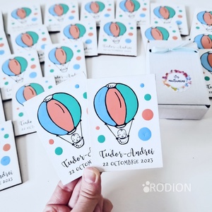 Marturii botez baietel pictat manual personalizate cu nume Balon cu aer - Artynos.ro