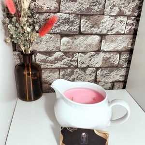 Lumânare artizanală Trandafiri Delicați, Casă & Stil de viață, Lumânări, parfumuri, arome, Lumânare - lumânări artizanale, Altele, Lumânare și fabricarea lumânărilor, ARTYNOS