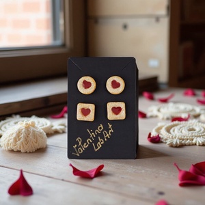 Cercei biscuiți cu inimă de zmeură - Artynos.ro