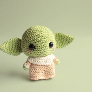 Papusa crosetata Baby Yoda - Artynos.ro